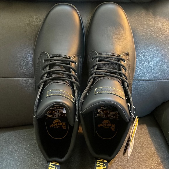 NWT Dr. Martens Mens US size 13, UK 12 Grip-Track slip resistant safety 6 eyelet - Picture 8 of 9